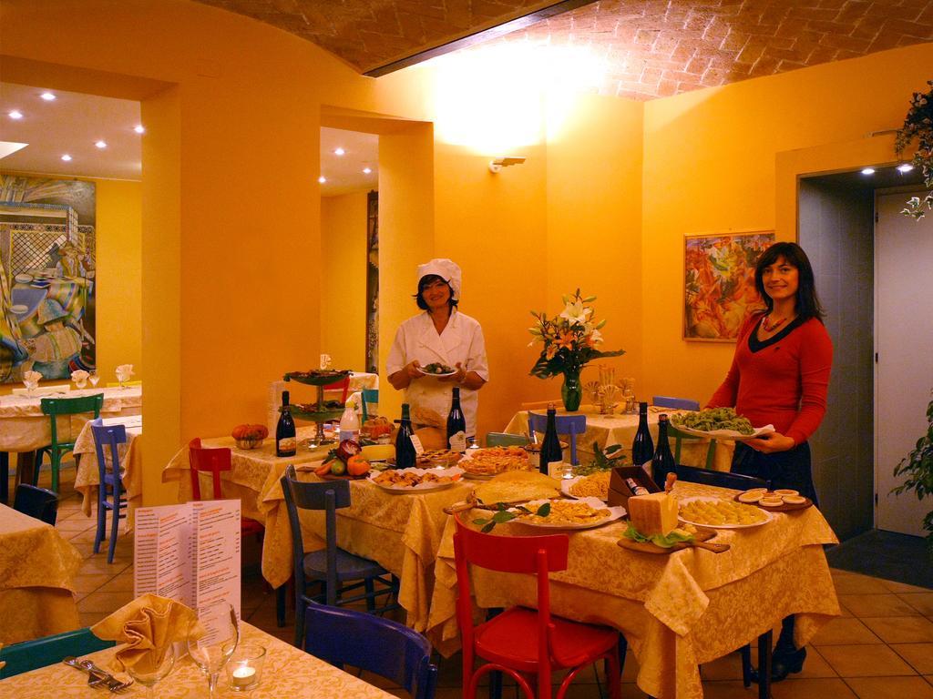 Albergo Ristorante Corsini Pavullo nel Frignano Exterior photo