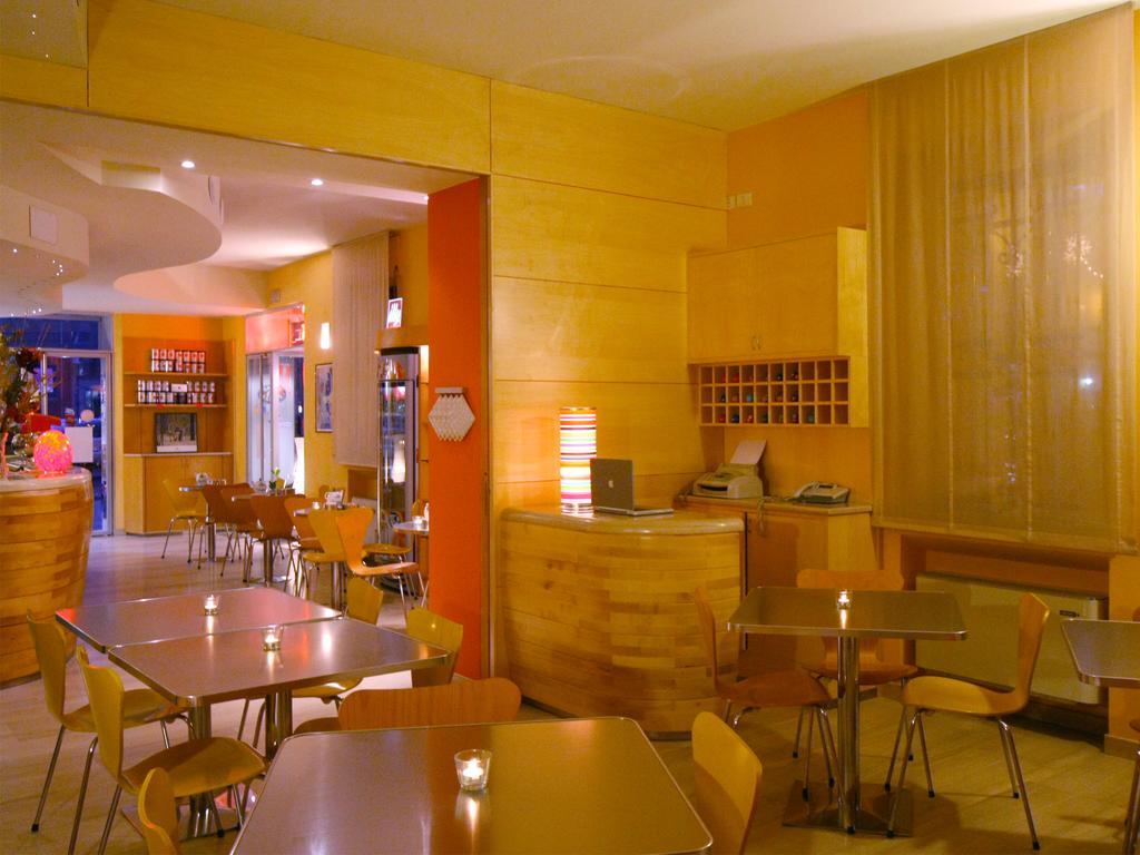 Albergo Ristorante Corsini Pavullo nel Frignano Exterior photo