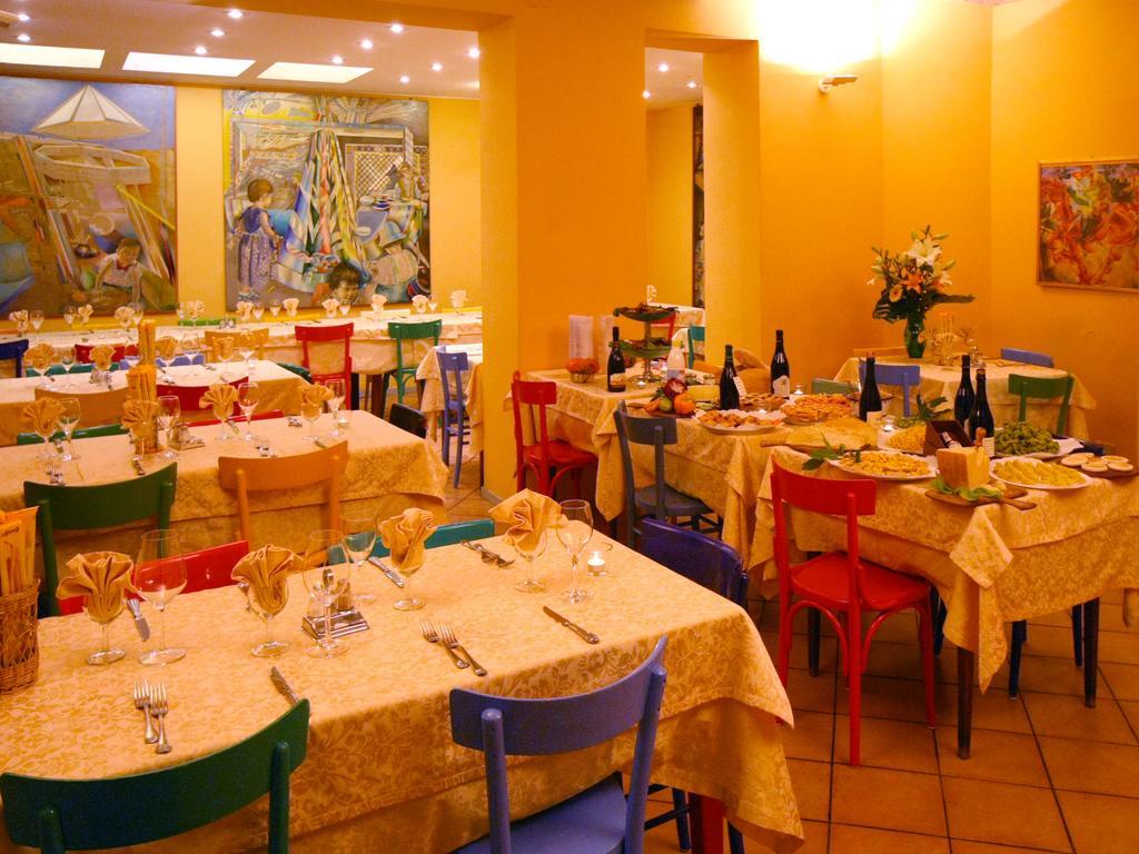 Albergo Ristorante Corsini Pavullo nel Frignano Exterior photo